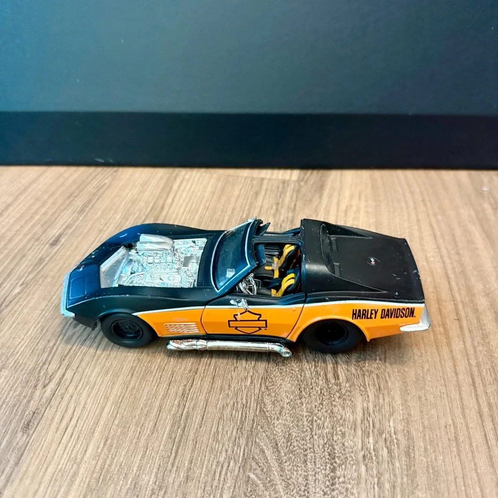 Maisto 1970 Chevrolet Corvette Harley-Davidson 1/24 Diecast Car Black Orange